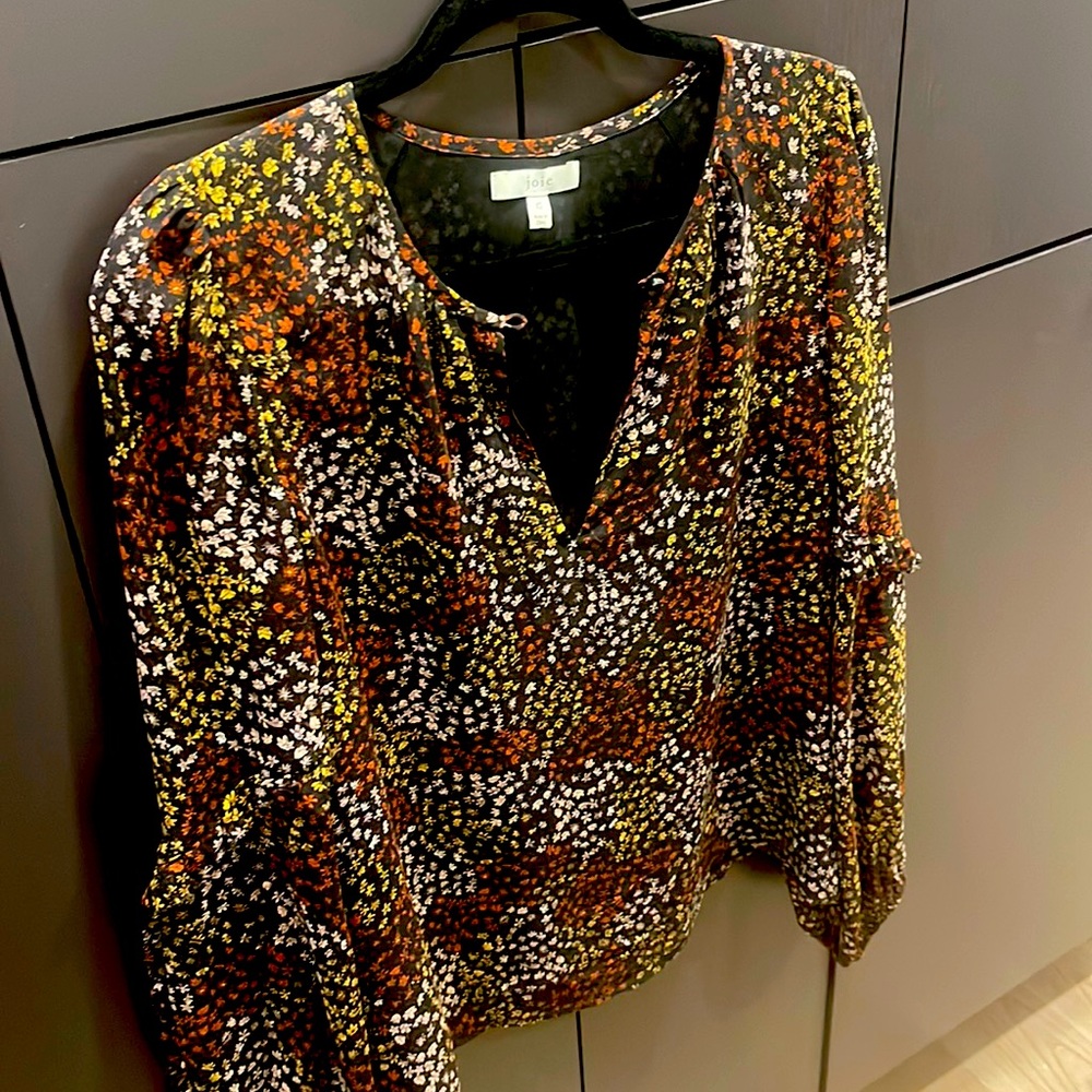Fabulous Joie 100% silk blouse! XS